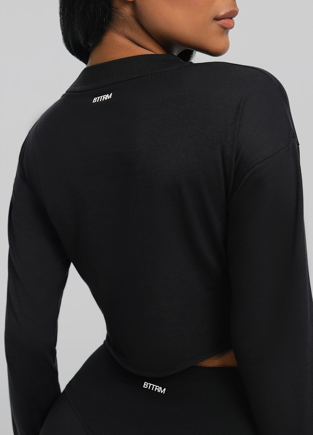 PERFECT FORM TOPS LONG SLEEVE ブラック Cropped Long Sleeve (Color: Black) | BetterMe Store