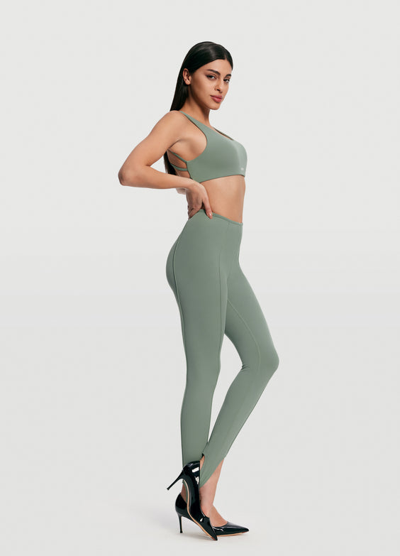 High-Waisted Stirrup