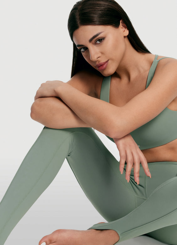 High-Waisted Stirrup