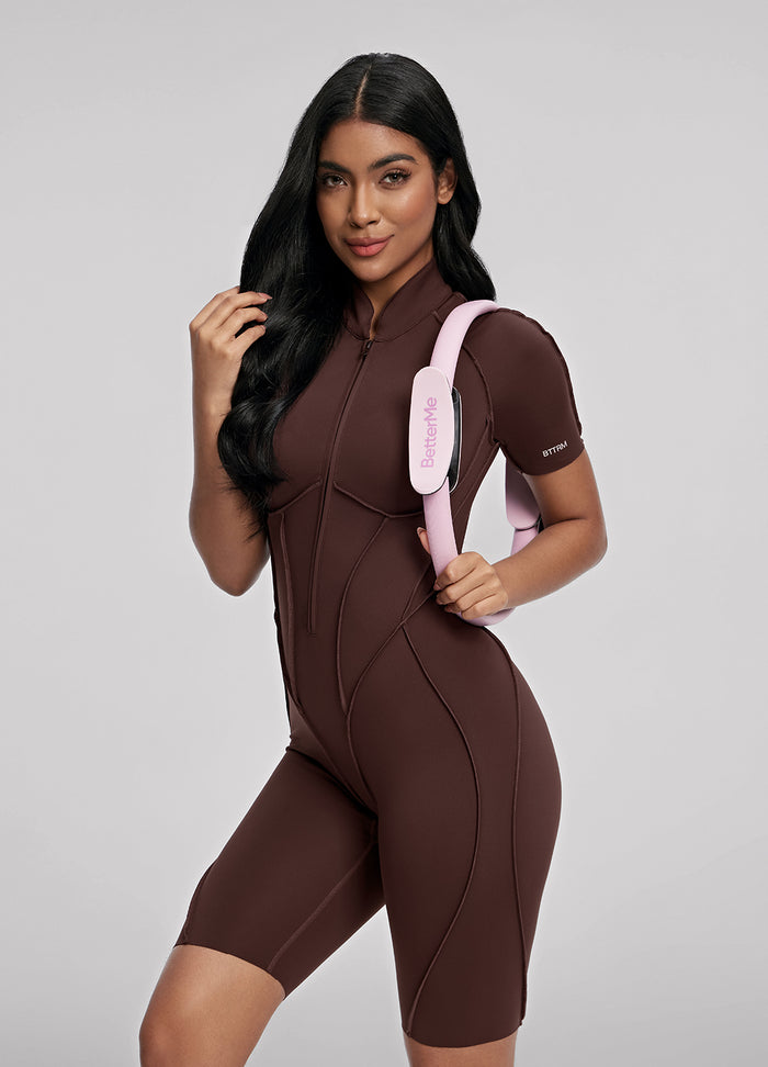 بدلة Catsuit القصيرة بظهر مغلق 