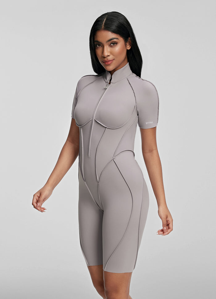 بدلة Catsuit القصيرة الأنيقة 