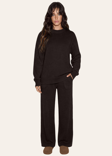 Suéter feminino de tricô com gola redonda