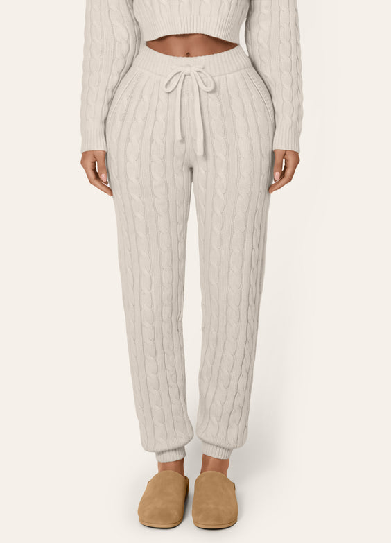 Strickhose mit Zopfmuster