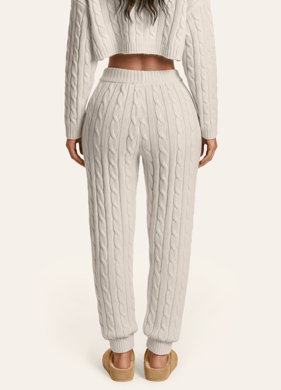 Strickhose mit Zopfmuster