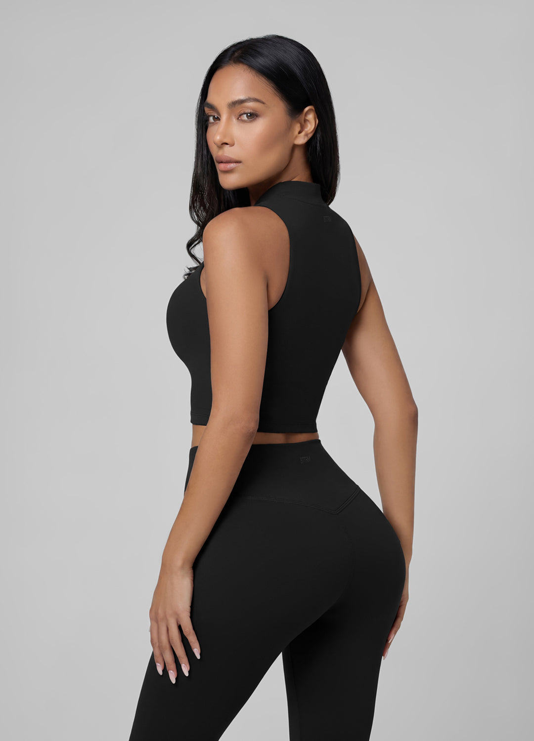Sculpt Zip Crop Vest (Color: Black) | BetterMe Store