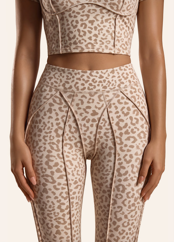 Sandstone Leopard Contour Stitch Leggings