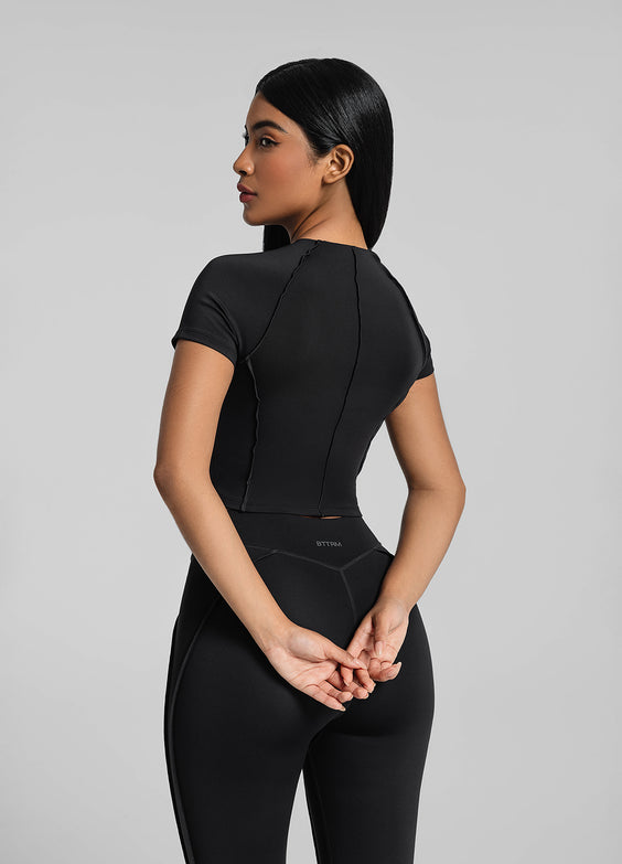 Top Cropped com Costuras de Contorno  