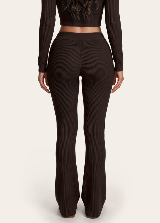 Pantalón acampanado de punto acanalado