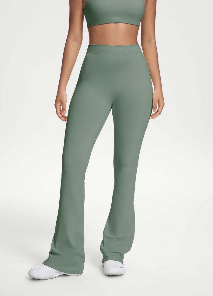 Scrunch Back Flared Leggings