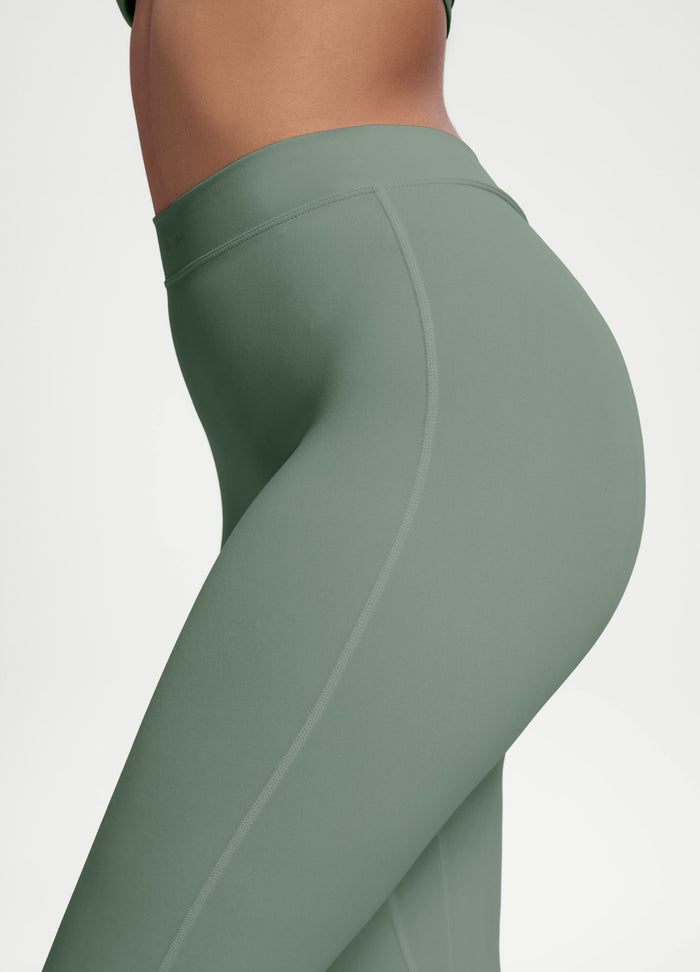 Scrunch Back Flared Leggings