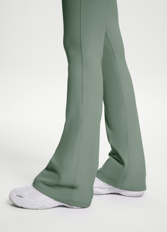 Scrunch Back Flared Leggings
