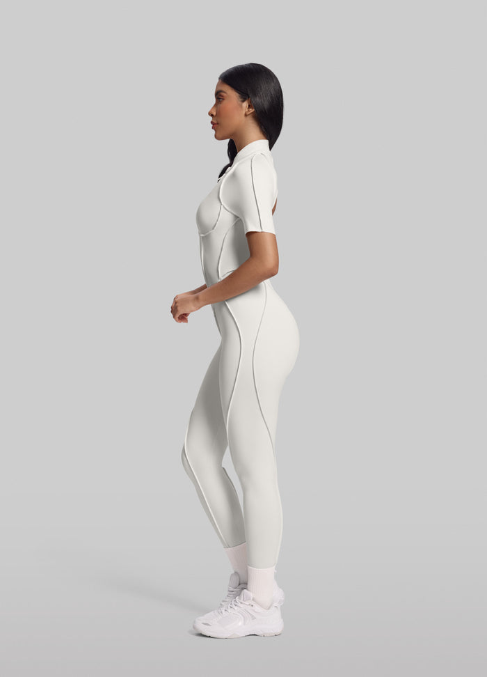 Macacão de Manga Curta e Corpo Inteiro