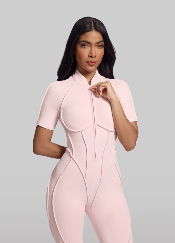 Macacão de Manga Curta e Corpo Inteiro