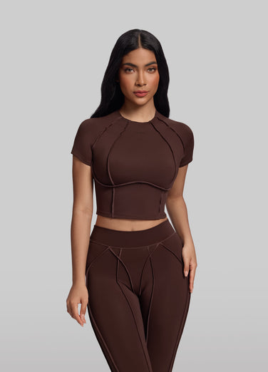 Top Cropped com Costuras de Contorno  