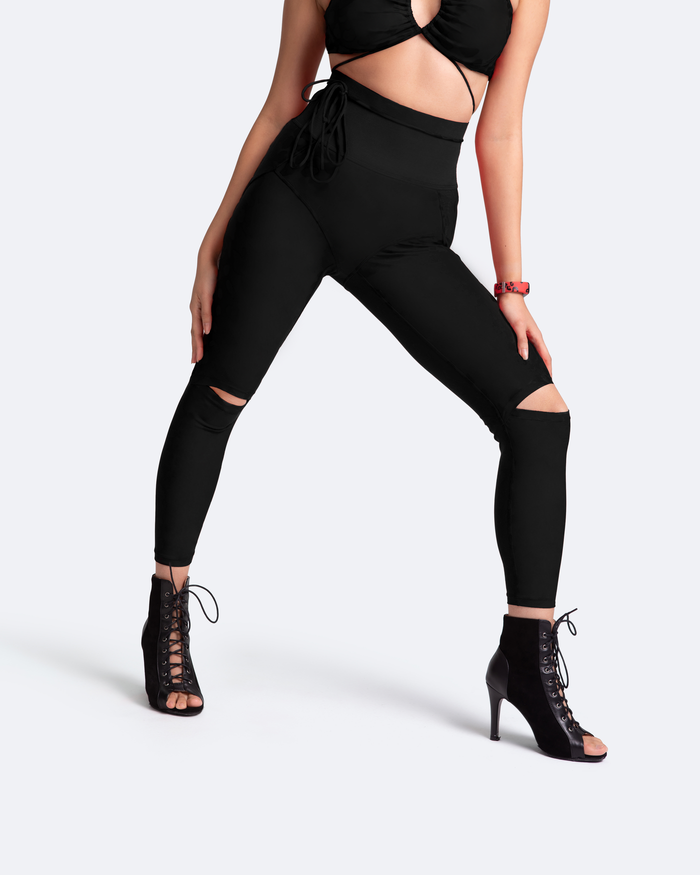 Hochgeschnittene Leggings mit Knieschlitzen